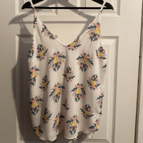 🍍 KISMET✨ Tank Top Bundle - Size Medium - Picture 5 of 10
